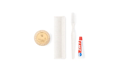 Set de toilette personnalisé Travel kit voyage 4 pièces