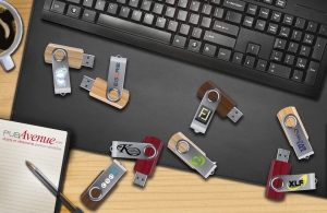 Clé USB bois et clip alu pivotant personnalisée